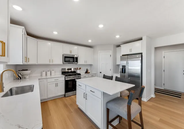Photo 4 of Single family home for sale at 422 James Pkwy, Elko New Market, MN 55054 | MLS# 7158353 | Listing updated on 2026-10-11