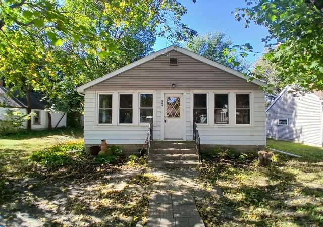 Photo 1 of Sale Pending at 308 S Main St, Sherburn, MN 56171 | MLS# 7158373 | Listing updated on 2026-10-16