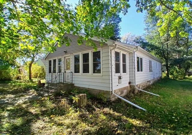 Photo 2 of Sale Pending at 308 S Main St, Sherburn, MN 56171 | MLS# 7158373 | Listing updated on 2026-10-16