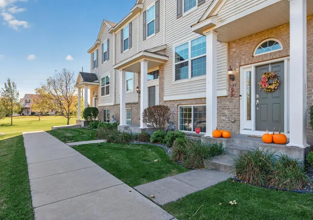 Photo 2 of Single family home for sale at 5142 French Dr N, Hugo, MN 55038 | MLS# 7158405 | Listing updated on 2026-10-22