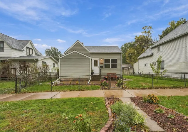 Photo 1 of Single family home for sale at 956 Humboldt Ave, Saint Paul, MN 55118 | MLS# 7158407 | Listing updated on 2026-10-23