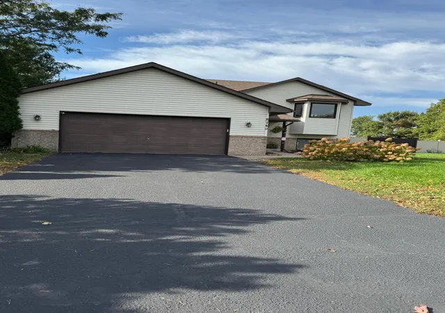Photo 3 of Single family home for sale at 8749 Queens Gdns, Minneapolis, MN 55443 | MLS# 7158408 | Listing updated on 2026-10-12