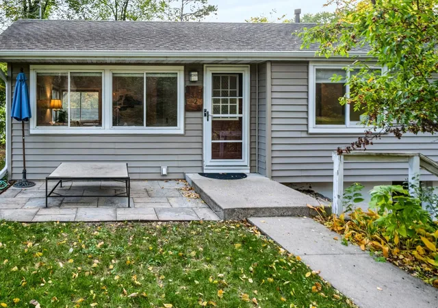 Photo 1 of Single family home for sale at 1325 Everest Ln N, Minneapolis, MN 55447 | MLS# 7158413 | Listing updated on 2026-10-11