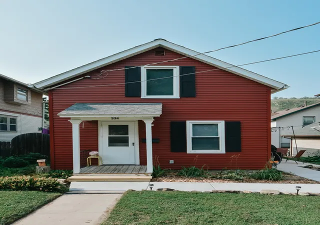 Photo 2 of Single family home for sale at 334 E 7th Street, Red Wing, MN 55066 | MLS# 7158436 | Listing updated on 2026-10-14