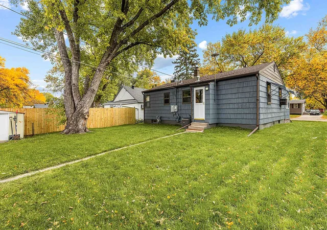 Photo 1 of Single family home for sale at 902 N 26th Street, Fargo, ND 58102 | MLS# 7158449 | Listing updated on 2026-10-25