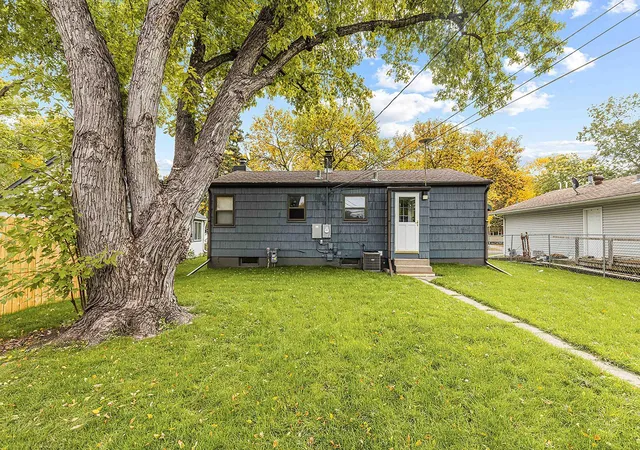 Photo 2 of Single family home for sale at 902 N 26th Street, Fargo, ND 58102 | MLS# 7158449 | Listing updated on 2026-10-25