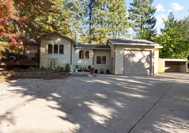 Photo 2 of Single family home for sale at 5417 Rowland Rd, Hopkins, MN 55343 | MLS# 7158453 | Listing updated on 2026-10-22