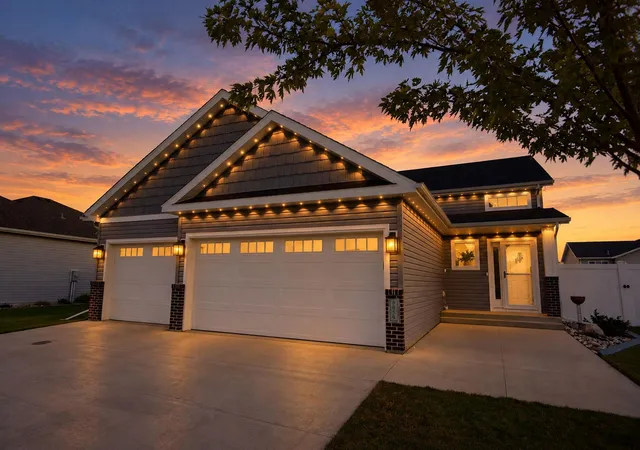 Photo 2 of Single family home for sale at 6059 Autumn Dr S, Fargo, ND 58104 | MLS# 7158461 | Listing updated on 2026-10-27