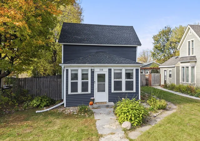 Single family home for sale at 216 N 3rd Street, Saint Peter, MN 56082 | MLS# 7158463