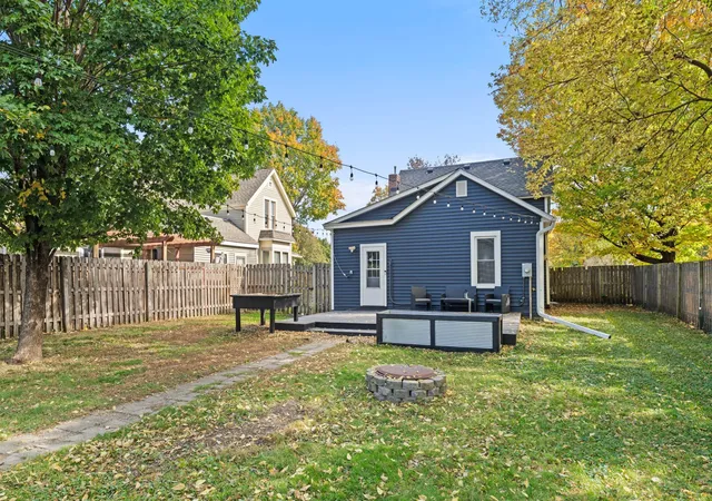 Photo 2 of Single family home for sale at 216 N 3rd Street, Saint Peter, MN 56082 | MLS# 7158463 | Listing updated on 2026-10-19