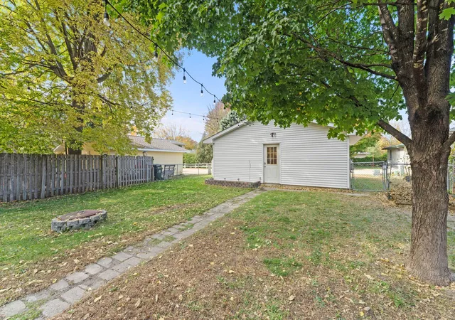 Photo 3 of Single family home for sale at 216 N 3rd Street, Saint Peter, MN 56082 | MLS# 7158463 | Listing updated on 2026-10-19