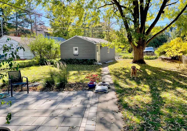 Photo 3 of Single family home for sale at 870 Hoyt Ave W, Saint Paul, MN 55117 | MLS# 7158500 | Listing updated on 2026-10-29