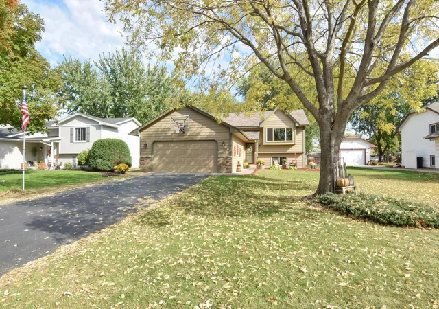 Photo 1 of Single family home for sale at 11558 Xylon Ave N, Champlin, MN 55316 | MLS# 7158511 | Listing updated on 2026-10-15