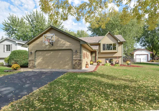 Photo 3 of Single family home for sale at 11558 Xylon Ave N, Champlin, MN 55316 | MLS# 7158511 | Listing updated on 2026-10-15