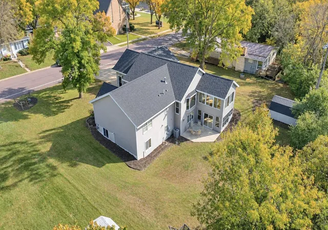 Photo 3 of Single family home for sale at 310 N Lincoln St, Redwood Falls, MN 56283 | MLS# 7158516 | Listing updated on 2026-10-20