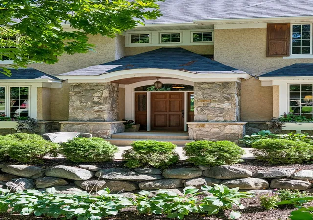 Photo 2 of Single family home for sale at 14030 Stonegate Ln, Minnetonka, MN 55345 | MLS# 7158526 | Listing updated on 2026-10-13