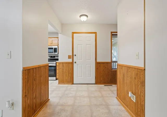Photo 3 of Single family home for sale at 19350 181st Avenue, Big Lake, MN 55309 | MLS# 7158529 | Listing updated on 2026-10-23