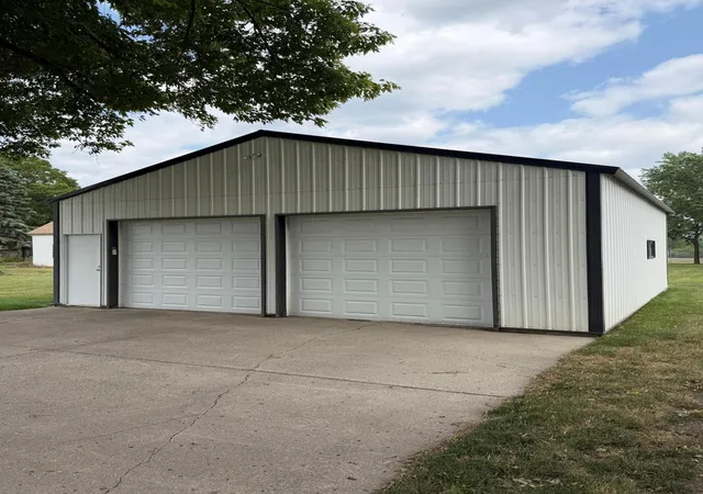 Photo 2 of Sale Pending at 512 Oak Ave N, Maple Lake, MN 55358 | MLS# 7158538 | Listing updated on 2026-10-21