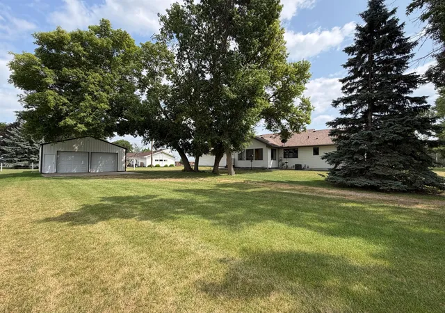 Photo 4 of Sale Pending at 512 Oak Ave N, Maple Lake, MN 55358 | MLS# 7158538 | Listing updated on 2026-10-21