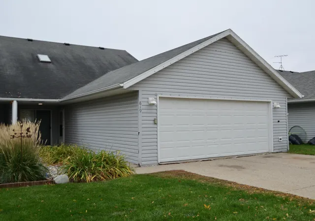 Photo 1 of Townhouse for sale at 819 W 12 1/2 Ave, West Fargo, ND 58078 | MLS# 7158543 | Listing updated on 2026-10-23