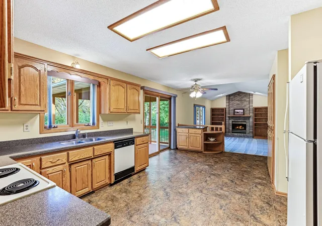 Photo 3 of Single family home for sale at 3043 Walter St, Saint Paul, MN 55109 | MLS# 7158550 | Listing updated on 2026-10-15