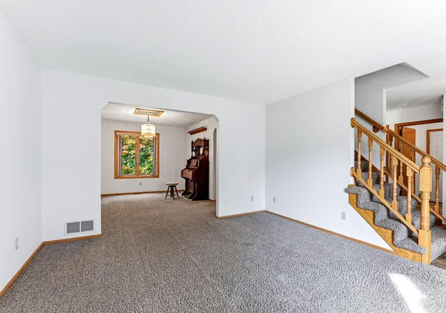 Photo 4 of Single family home for sale at 3043 Walter St, Saint Paul, MN 55109 | MLS# 7158550 | Listing updated on 2026-10-15