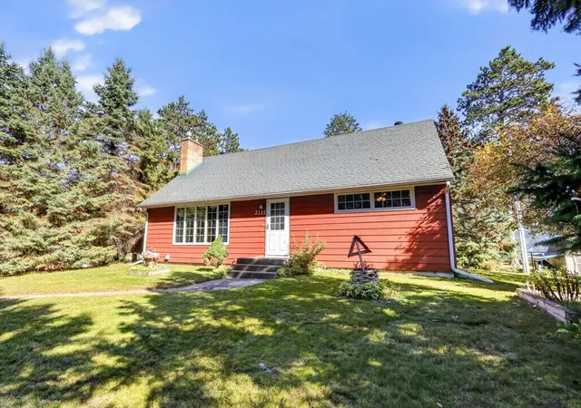 Single family home for sale at 2111 Norway St, Grand Rapids, MN 55744 | MLS# 7158552