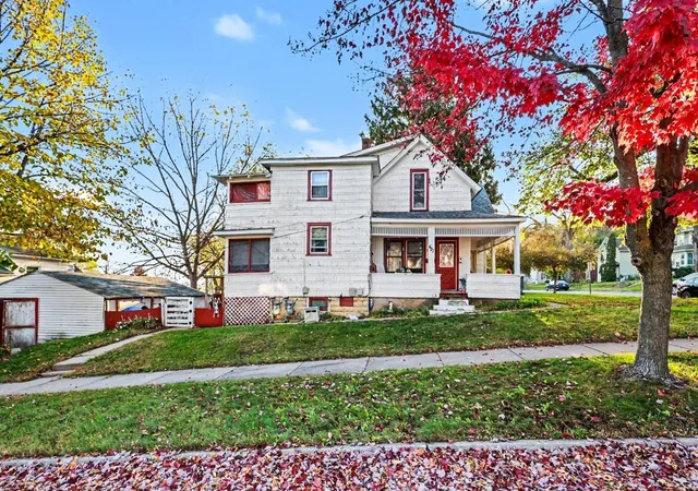 Photo 3 of Multi family home for sale at 427 Jefferson St, Red Wing, MN 55066 | MLS# 7158553 | Listing updated on 2026-10-23