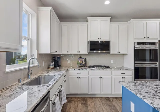 Photo 4 of Single family home for sale at 8668 Platinum Dr, Saint Paul, MN 55129 | MLS# 7158555 | Listing updated on 2026-10-23