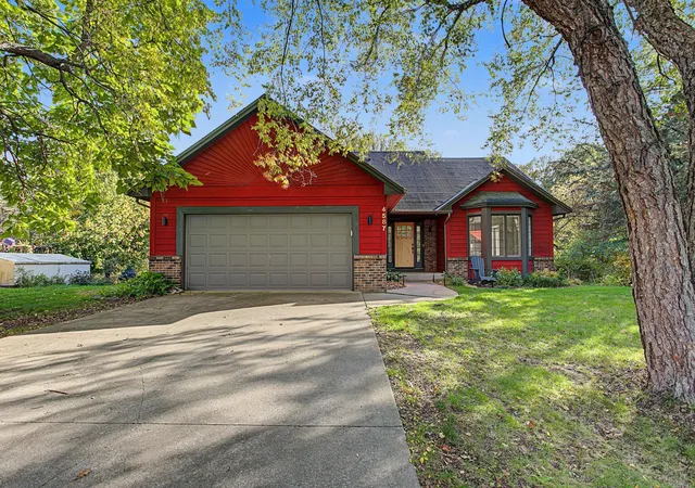 Photo 3 of Single family home for sale at 4587 River Bnd Pl, Savage, MN 55378 | MLS# 7158557 | Listing updated on 2026-10-21
