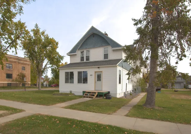 Multi family home for sale at 820 Beltrami Ave NW, Bemidji, MN 56601 | MLS# 7158559