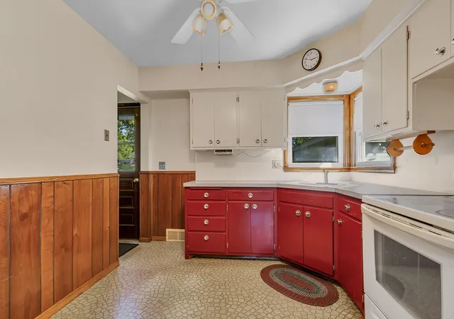 Photo 4 of Sale Pending at 1520 14th Avenue S, Saint Cloud, MN 56301 | MLS# 7158566 | Listing updated on 2026-10-21