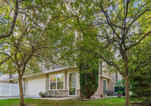 Photo 3 of Single family home for sale at 2117 Cedar Grv Trl, Saint Paul, MN 55122 | MLS# 7158570 | Listing updated on 2026-10-21
