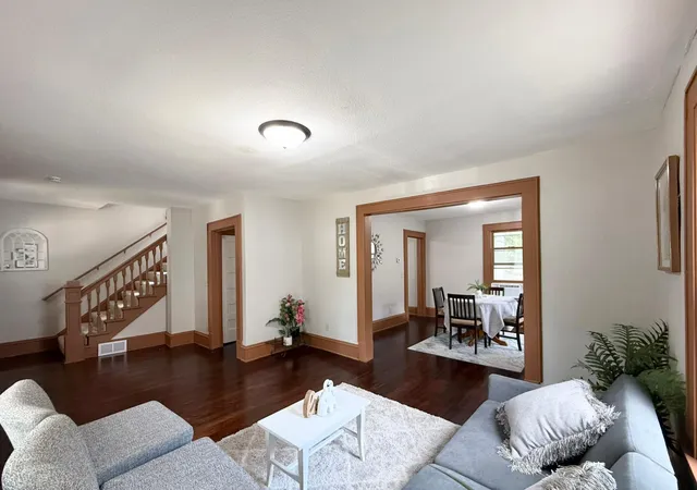 Photo 2 of Sale Pending at 324 Topping St, Saint Paul, MN 55117 | MLS# 7158575 | Listing updated on 2026-10-22