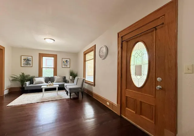 Photo 4 of Sale Pending at 324 Topping St, Saint Paul, MN 55117 | MLS# 7158575 | Listing updated on 2026-10-22