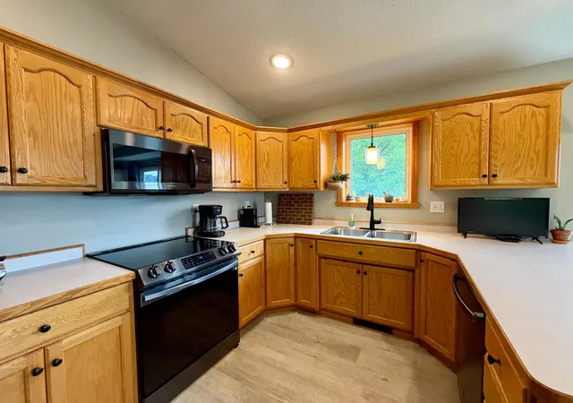 Photo 2 of Single family home for sale at 3001 9th Avenue S, Moorhead, MN 56560 | MLS# 7158588 | Listing updated on 2026-10-21