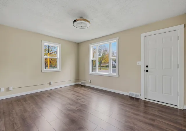 Photo 3 of Single family home for sale at 1301 16th Street S, Fargo, ND 58103 | MLS# 7158589 | Listing updated on 2026-10-28