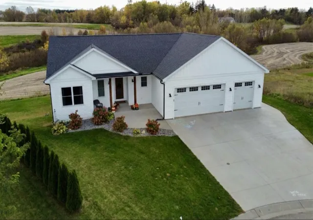 Photo 1 of Single family home for sale at 1122 3rd Street, Wanamingo, MN 55983 | MLS# 7158590 | Listing updated on 2026-10-16