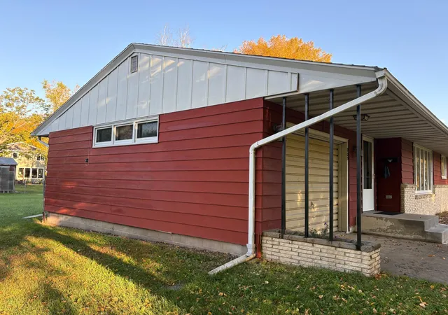 Photo 3 of Single family home for sale at 205 Sanford Rd, Benson, MN 56215 | MLS# 7158593 | Listing updated on 2026-10-13