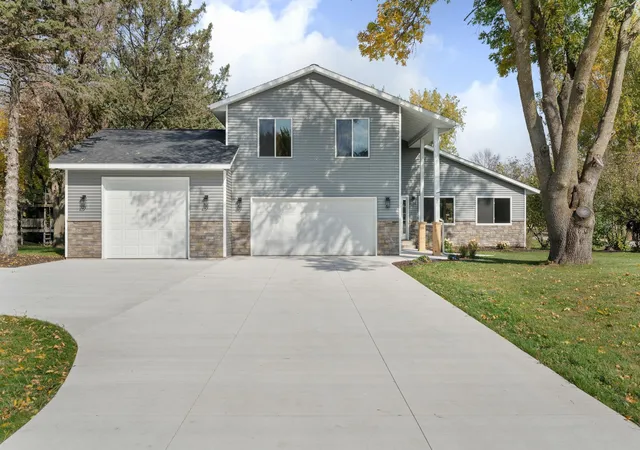 Single family home for sale at 14779 Snake Trl, Waseca, MN 56093 | MLS# 7158616