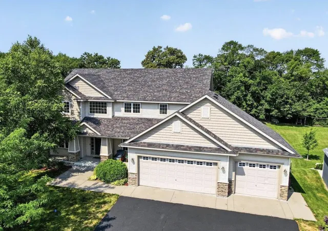 Photo 2 of Single family home for sale at 2001 Buffalo Run Rd, Buffalo, MN 55313 | MLS# 7158617 | Listing updated on 2026-10-13