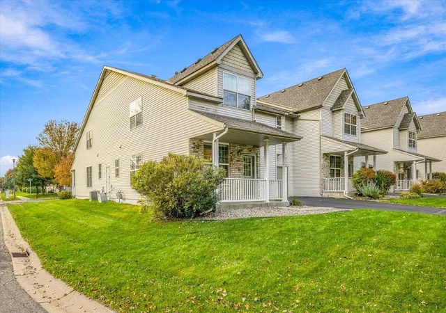 Photo 1 of Single family home for sale at 1032 Kaylee St, Chaska, MN 55318 | MLS# 7158621 | Listing updated on 2026-10-21