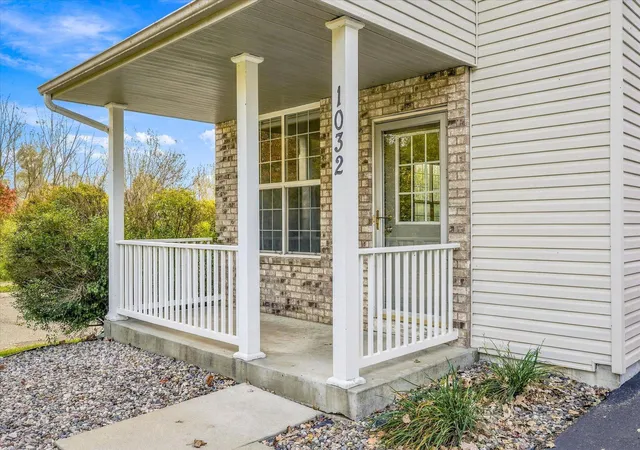 Photo 2 of Single family home for sale at 1032 Kaylee St, Chaska, MN 55318 | MLS# 7158621 | Listing updated on 2026-10-21