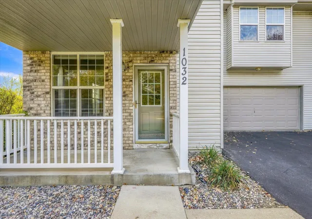 Photo 4 of Single family home for sale at 1032 Kaylee St, Chaska, MN 55318 | MLS# 7158621 | Listing updated on 2026-10-21