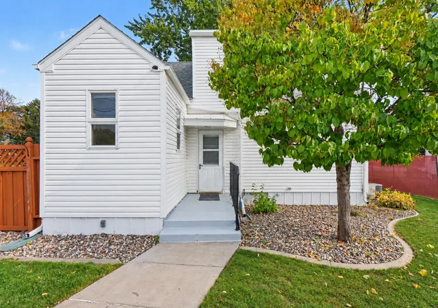 Photo 2 of Single family home for sale at 233 5th Avenue Ne, Osseo, MN 55369 | MLS# 7158630 | Listing updated on 2026-10-21