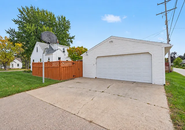 Photo 3 of Single family home for sale at 233 5th Avenue NE, Osseo, MN 55369 | MLS# 7158630 | Listing updated on 2026-10-21