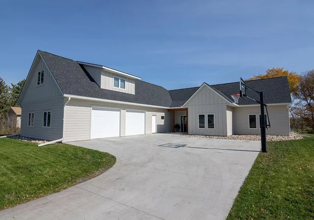 Photo 1 of Single family home for sale at 1949 Rosewood Ln SE, Alexandria, MN 56308 | MLS# 7158632 | Listing updated on 2026-10-23