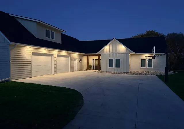 Photo 4 of Single family home for sale at 1949 Rosewood Ln SE, Alexandria, MN 56308 | MLS# 7158632 | Listing updated on 2026-10-23