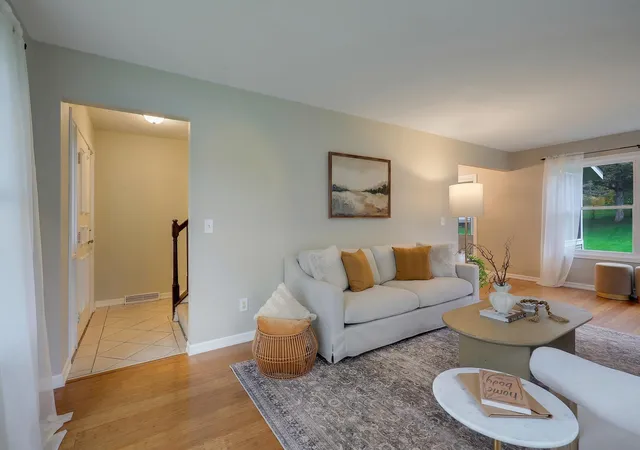Photo 3 of Single family home for sale at 1440 Valley View Rd, Chaska, MN 55318 | MLS# 7158646 | Listing updated on 2026-10-20