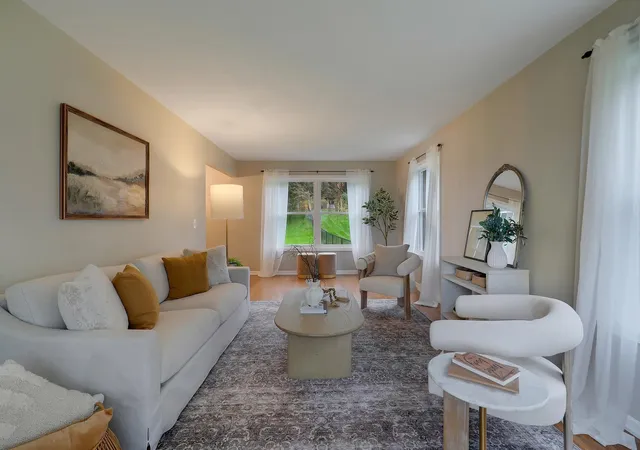 Photo 4 of Single family home for sale at 1440 Valley View Rd, Chaska, MN 55318 | MLS# 7158646 | Listing updated on 2026-10-20